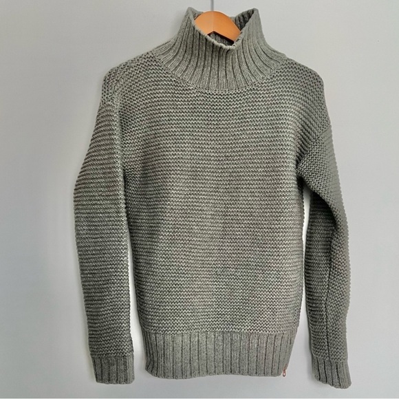 Lululemon Karma Kurmasana Merino Wool Grey Cozy Sweater - Picture 6 of 11